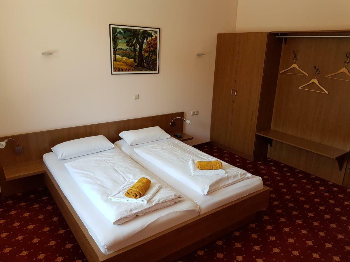 Hotel - Restaurant Sophienaue Άιζεναχ Εξωτερικό φωτογραφία