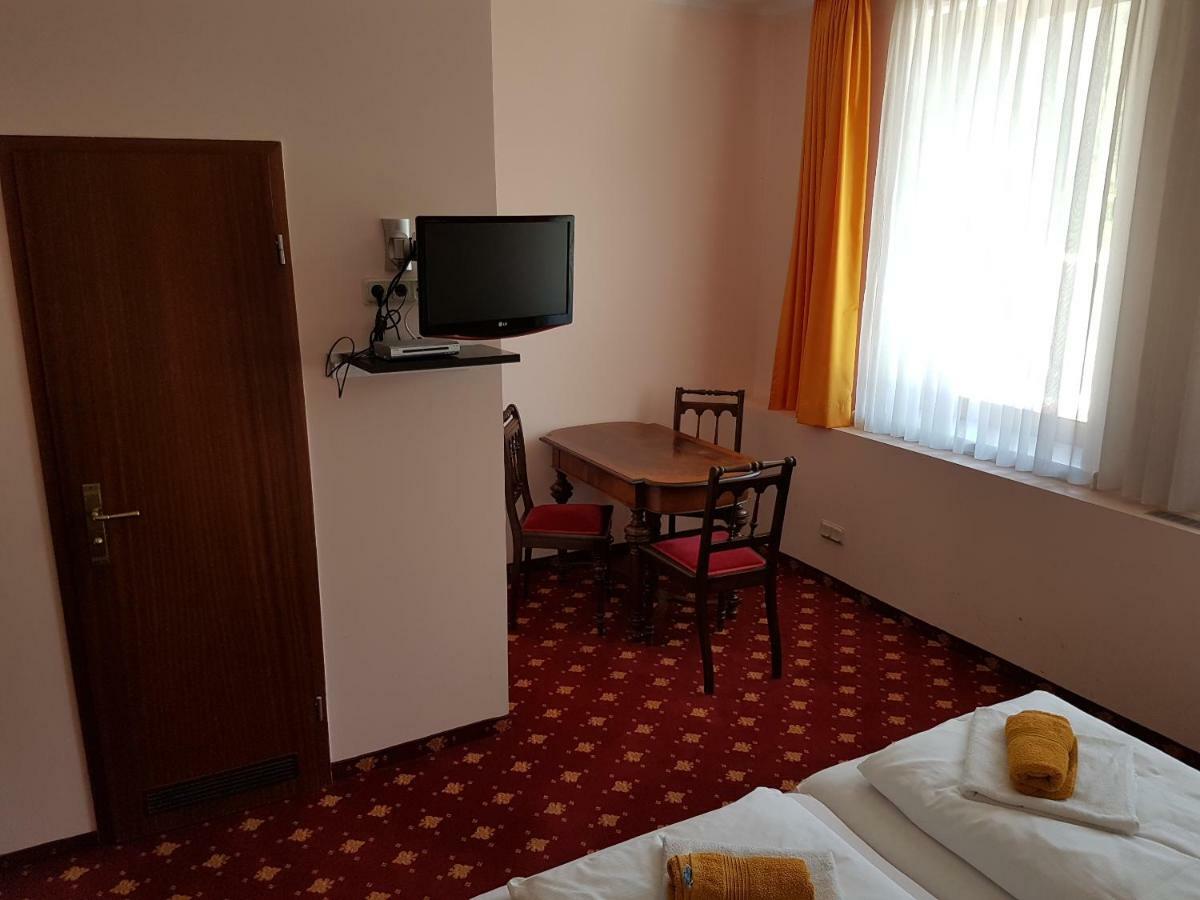 Hotel - Restaurant Sophienaue Άιζεναχ Εξωτερικό φωτογραφία